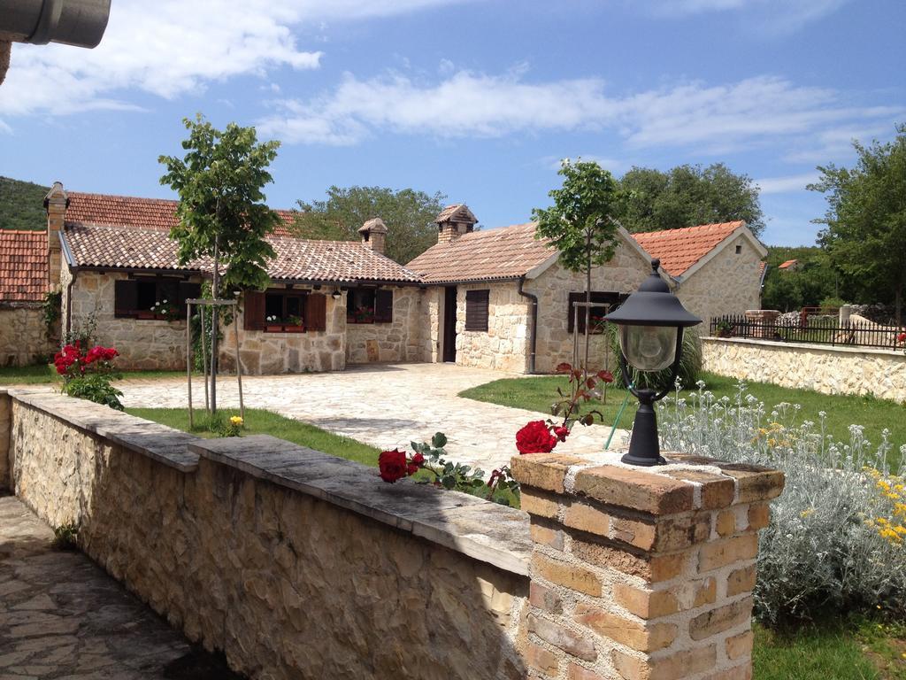 Micanovi Dvori Mobile Home Village Zrmanja Obrovac Εξωτερικό φωτογραφία